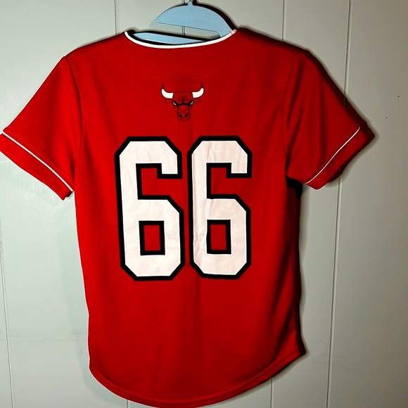 Red Chicago Bulls Team Logo Button Down Tee - Picture 2 of 4